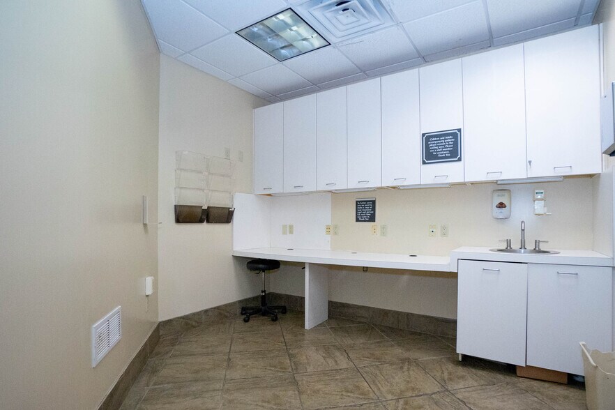 More Photos Of 120 Trinity Pl, Athens Medical For Sale