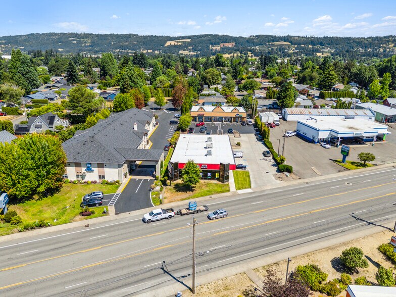 More Photos Of 2301 E Portland Rd, Newberg Freestanding For Sale