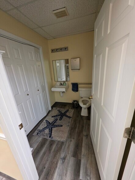 More Photos Of 3140 W Ward Rd, Dunkirk Medical For Lease
