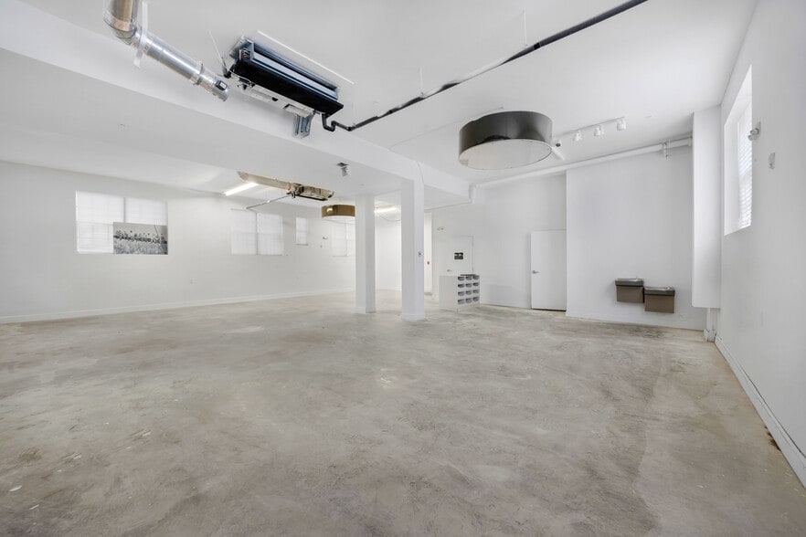 More Photos Of 727 Collins Ave, Miami Beach Apartments For Sale