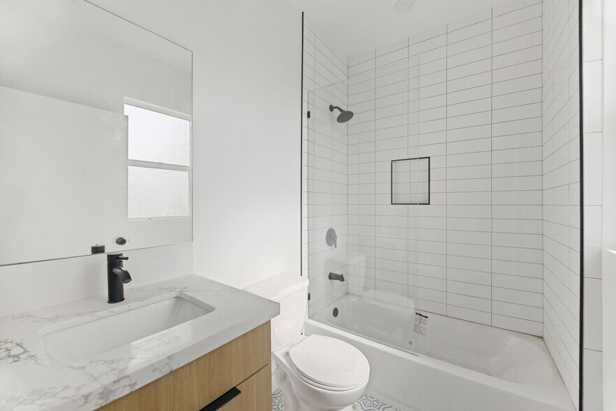 More Photos Of 4511 Rosewood Ave, Los Angeles Apartments For Sale