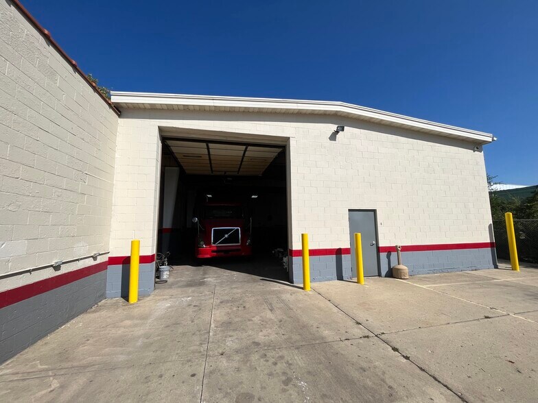 More Photos Of 8428 W 44th Pl, Lyons Warehouse For Sale