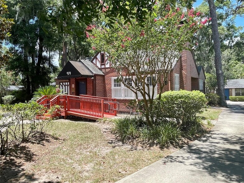 More Photos Of 914 NW 13th St, Gainesville Medical For Sale