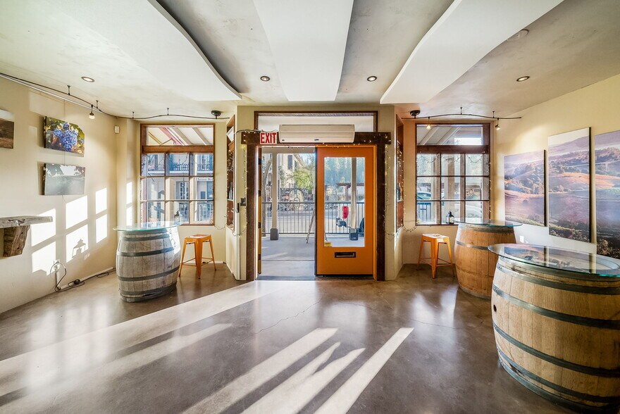 More Photos Of 448 Main St, Murphys Freestanding For Lease