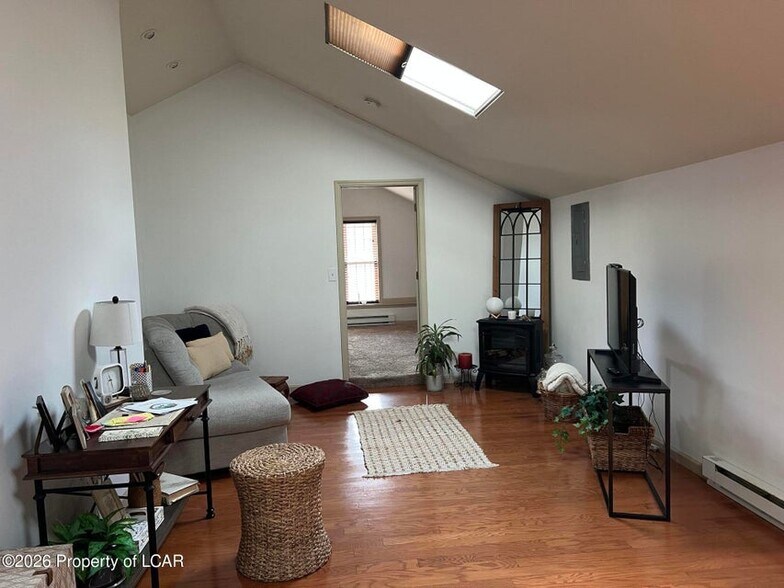 More Photos Of 197 Courtdale Ave, Courtdale Flex For Sale