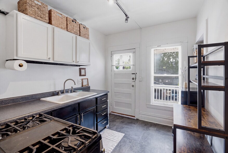 More Photos Of 2641 Lyndale Ave S, Minneapolis Apartments For Sale
