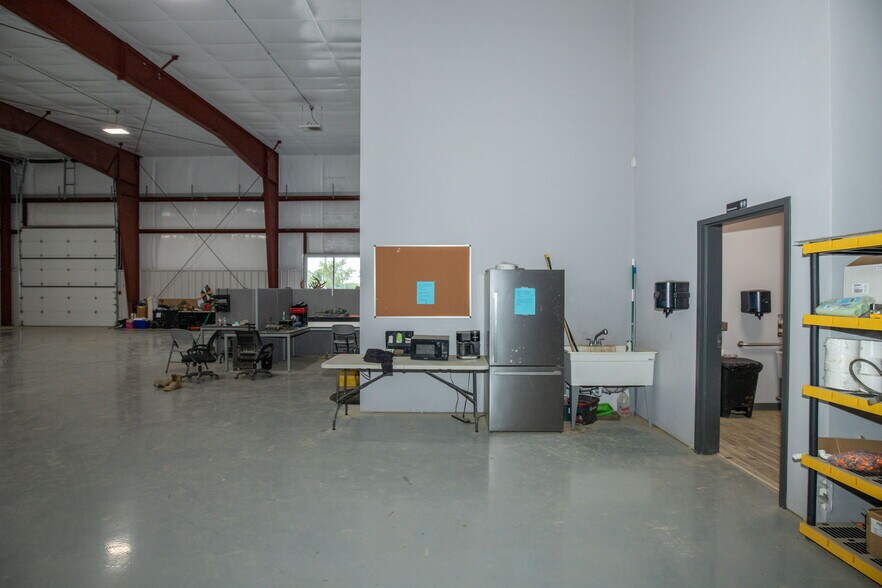 More Photos Of 311 Corporate Dr, Shelbyville Warehouse For Sale