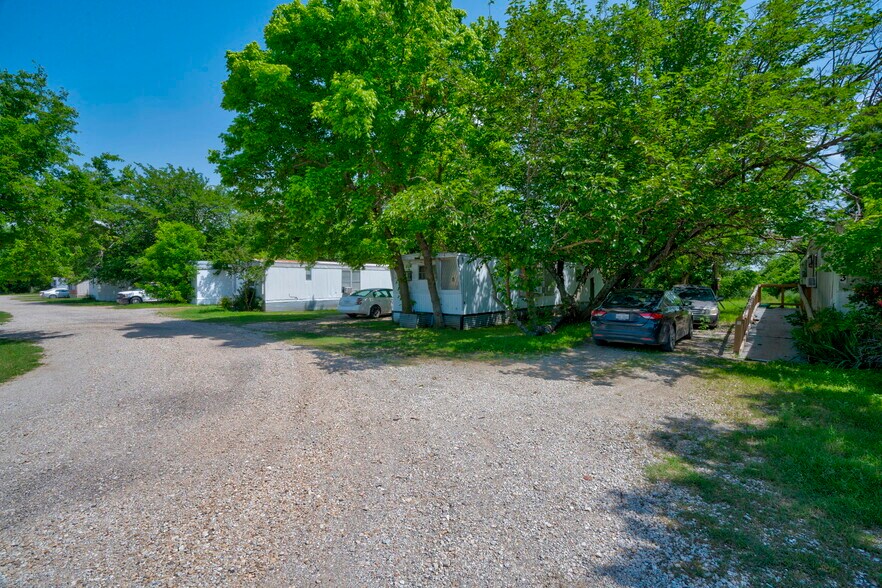 More Photos Of 404 S Interstate 35 Rd, Red Oak Manufactured Housing Mobile Home Park For Sale