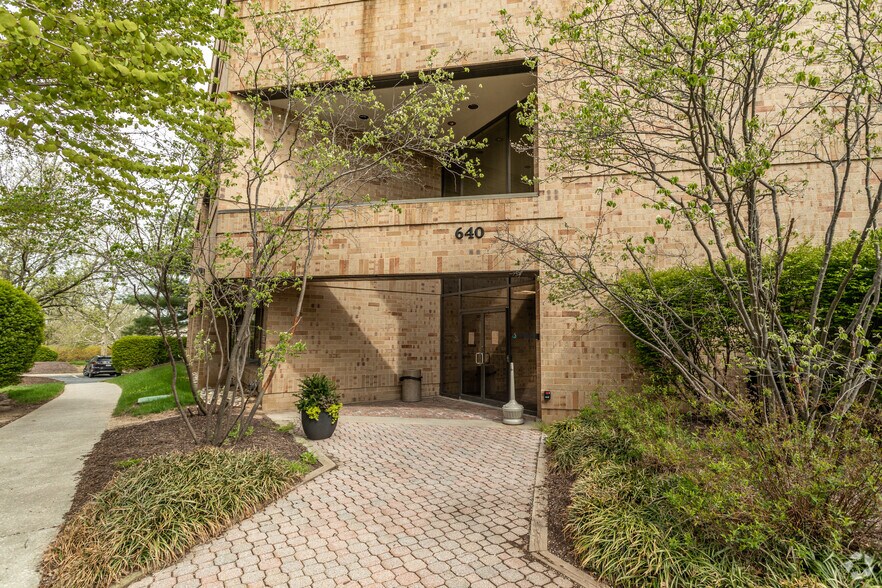 More Photos Of 350 Sentry Pky, Blue Bell Office For Sale