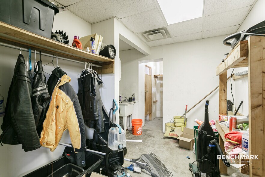 More Photos Of 4017 Railroad, Williamson Warehouse For Sale