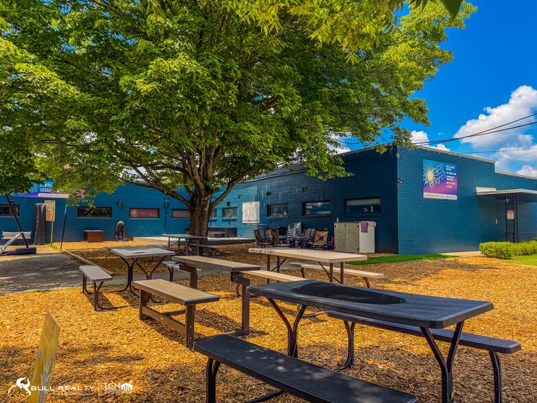 More Photos Of 558 Medlock Rd, Decatur General Retail For Sale