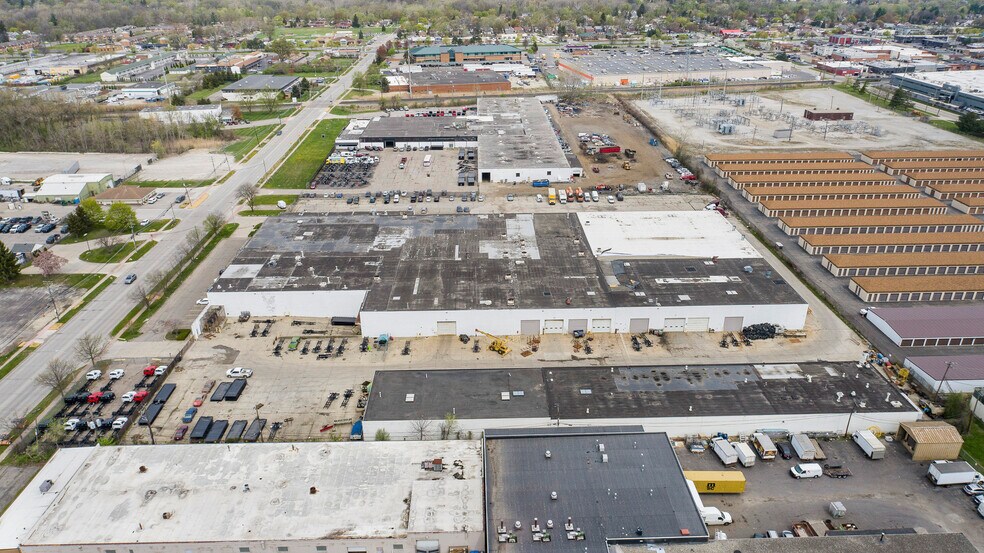 More Photos Of 2727 S Beech Daly Rd, Dearborn Heights Warehouse For Lease
