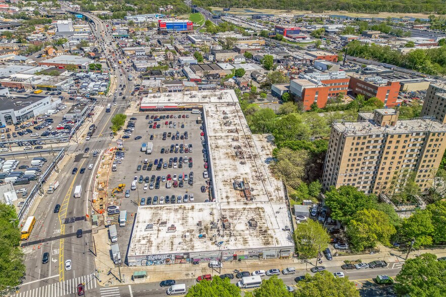 More Photos Of 4000-4026 Boston Rd, Bronx Storefront For Sale