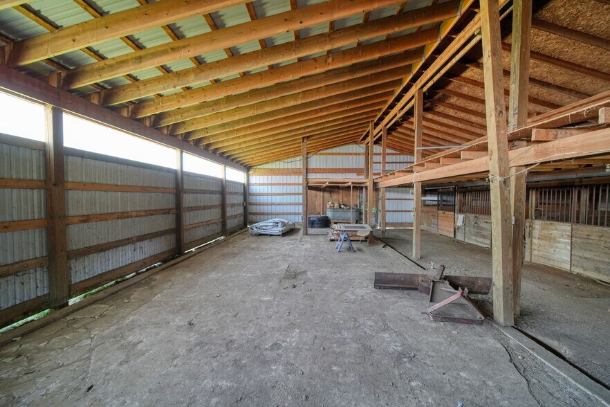 More Photos Of 15379 Howard Rd, Hanover Flex For Sale