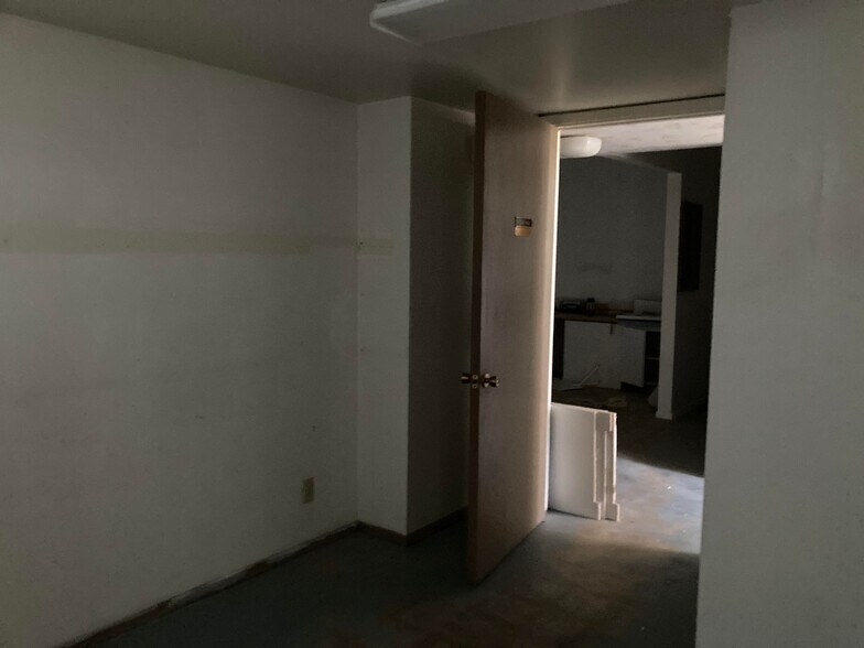 More Photos Of 8230 E Broadway Blvd, Tucson Medical For Sale