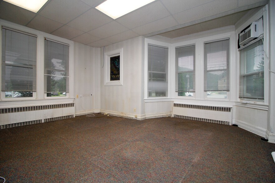 More Photos Of 417 W Blackwell St, Dover Office Residential For Sale