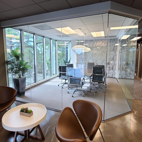 More Photos Of 2001 Timberloch, The Woodlands Coworking Space