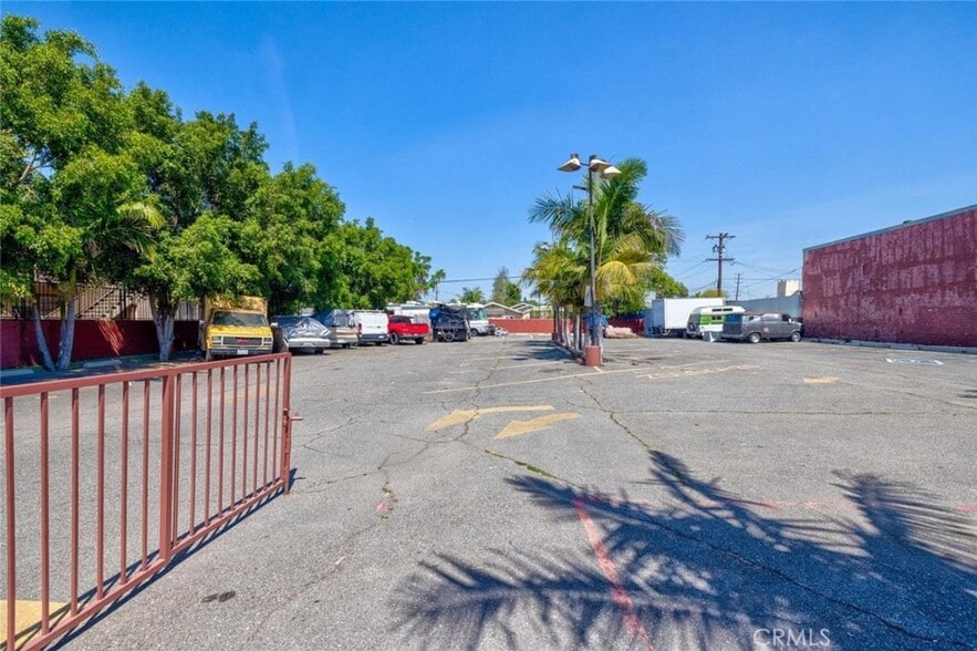 More Photos Of 1437 E 61st St, Los Angeles Land For Sale