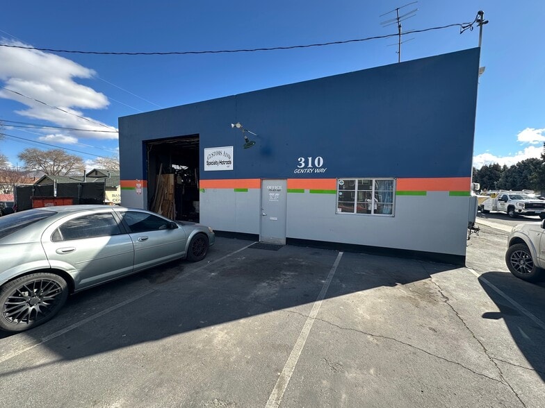 Primary Photo Of 310 Gentry Way, Reno Auto Repair For Sale
