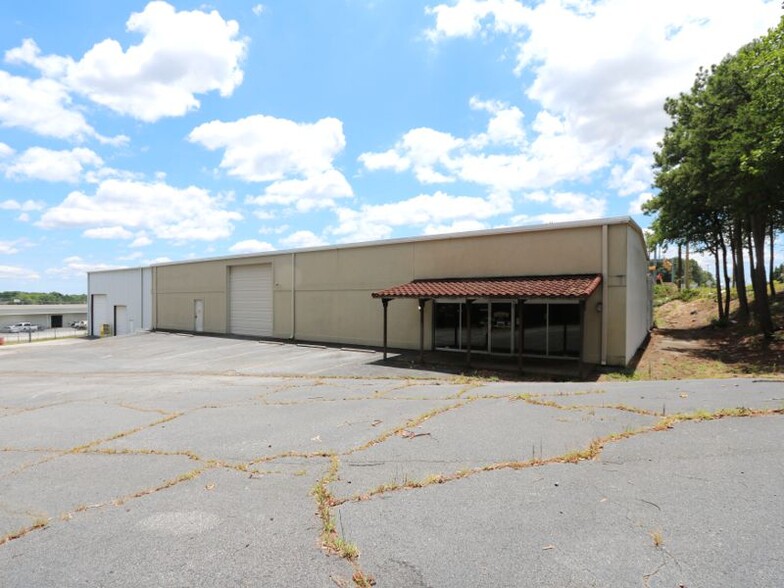 Primary Photo Of 2125 Airport Rd, Greer Light Distribution For Lease