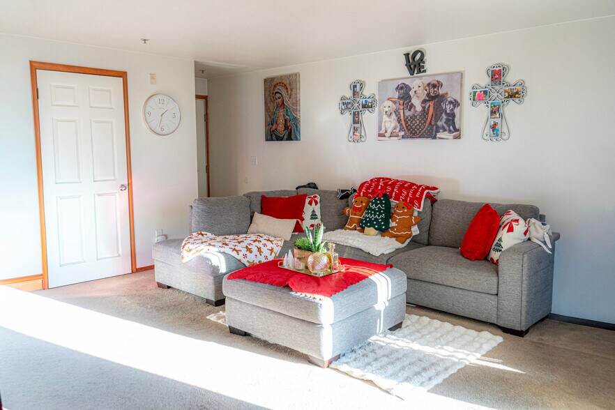 More Photos Of 423 SW 155th St, Seattle Apartments For Sale