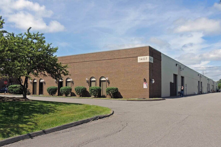 Primary Photo Of 1407 Allen Dr, Troy Warehouse For Lease