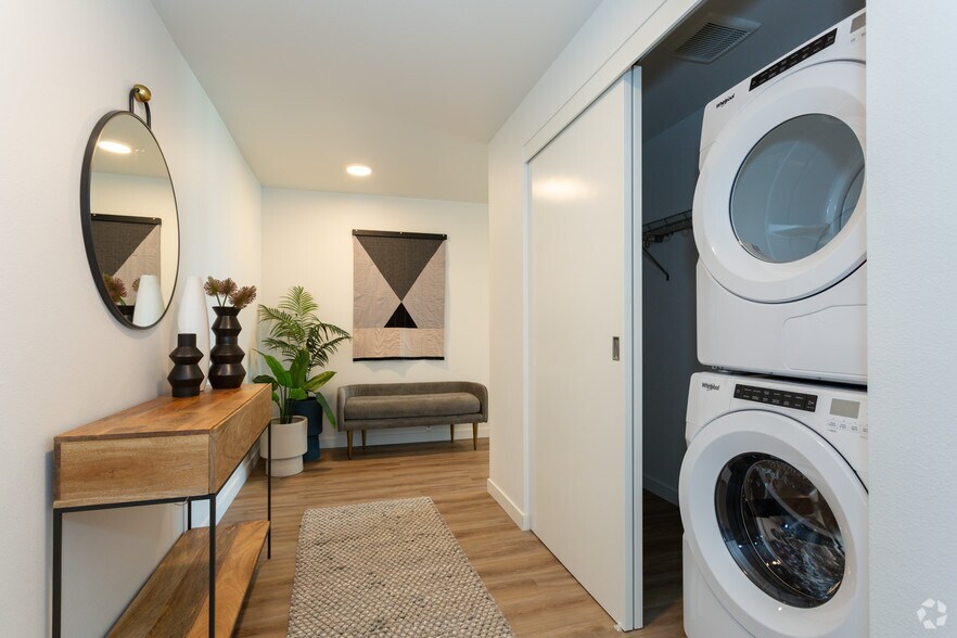 More Photos Of 700 Waterfront Way, Vancouver Apartments For Lease