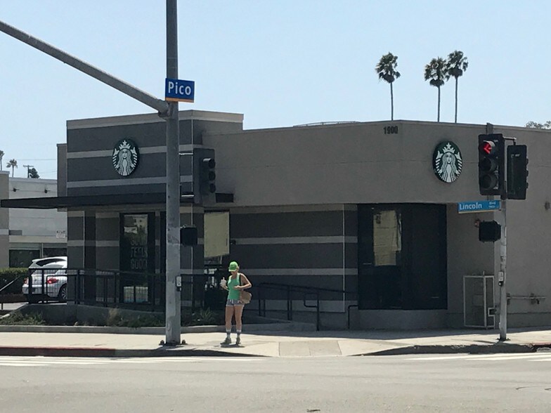 More Photos Of 1900-1916 Lincoln Blvd, Santa Monica General Retail For Lease