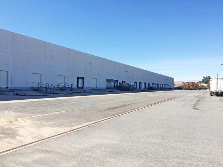 More Photos Of 1000 Hampton Park Blvd, Capitol Heights Distribution For Lease
