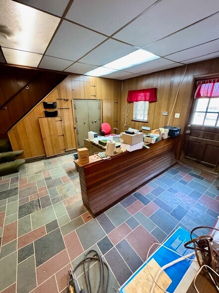 More Photos Of 295 Meadow Ave, Washington Warehouse For Sale