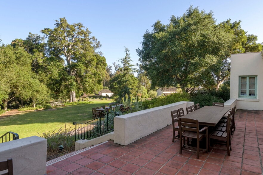 More Photos Of 249 Lambert Rd, Carpinteria Specialty For Sale
