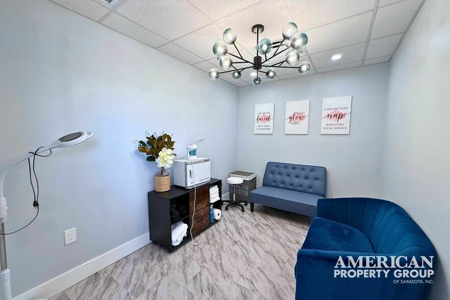 More Photos Of 2345 Bee Ridge Rd, Sarasota Storefront Retail Office For Sale