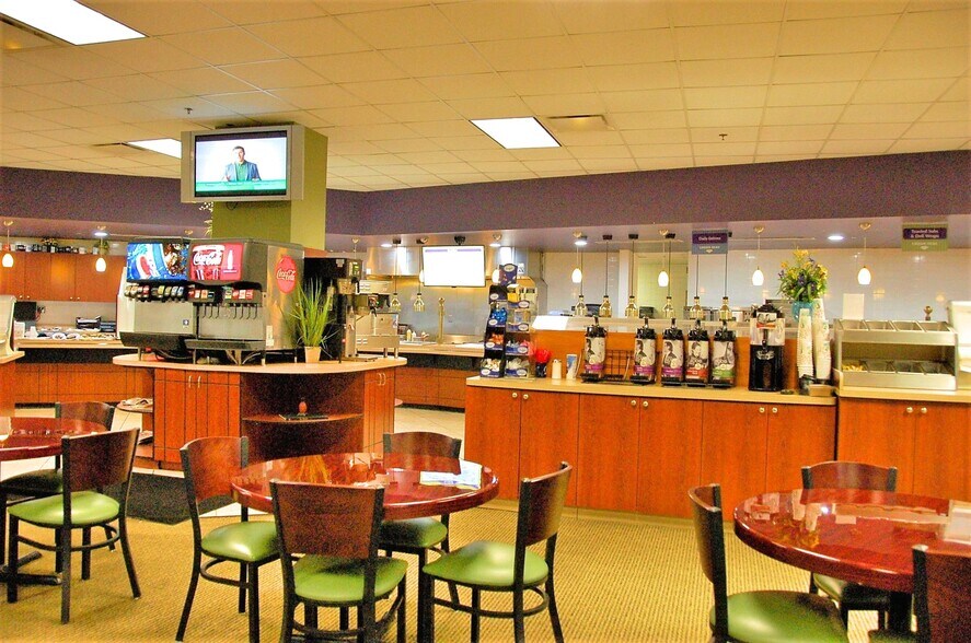 More Photos Of 755 W Big Beaver Rd, Troy Coworking Space