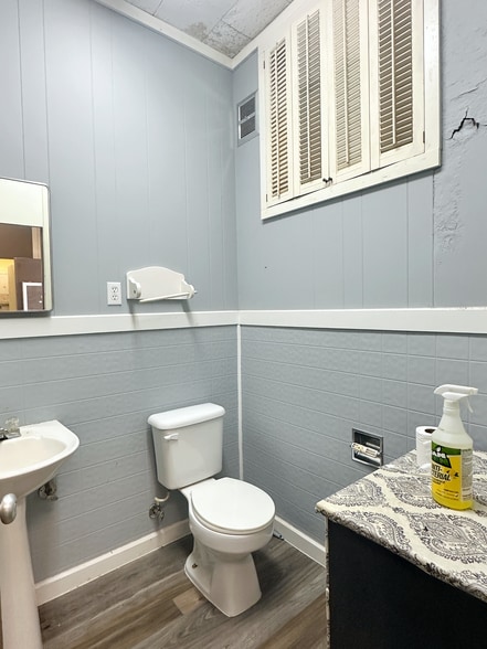 More Photos Of 105 N Main St, Atmore Office For Sale