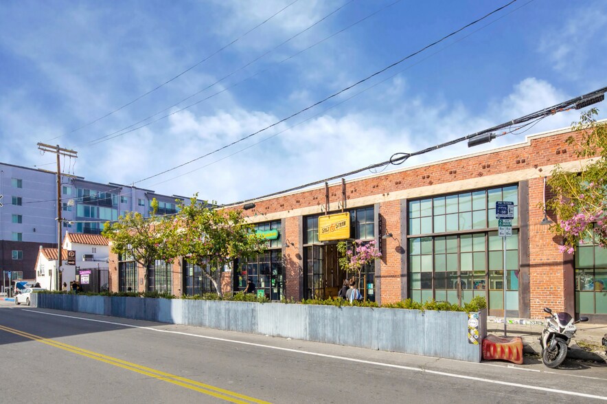 More Photos Of 821-835 E 3rd St, Los Angeles General Retail For Lease