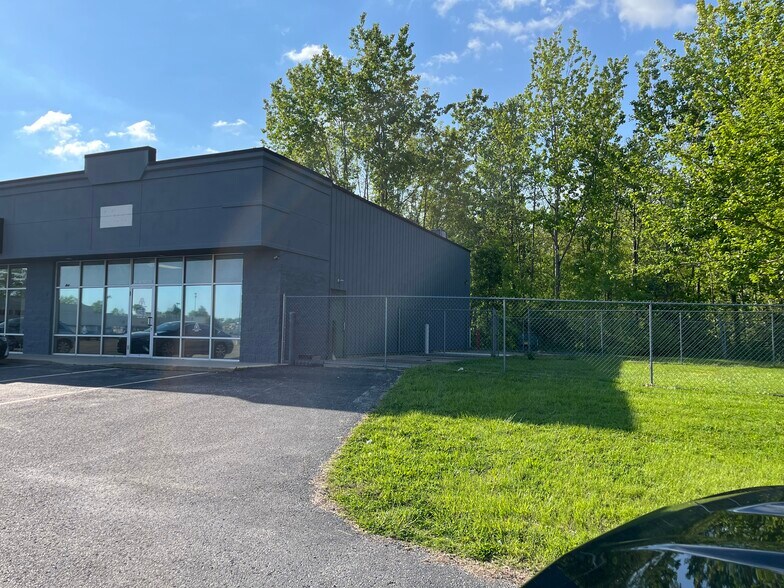 More Photos Of 330-350 Southbridge St, Mooresville Storefront For Lease