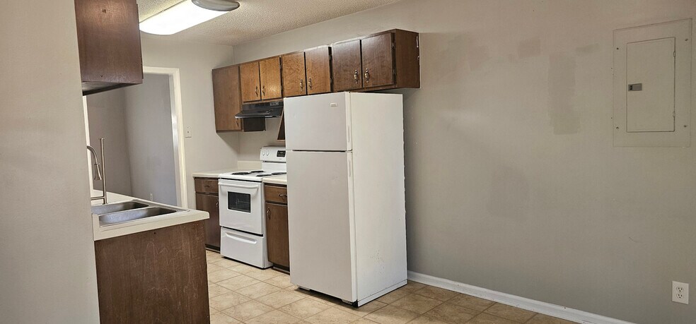 More Photos Of 1801 Ridgewood Dr, Murray Specialty For Sale