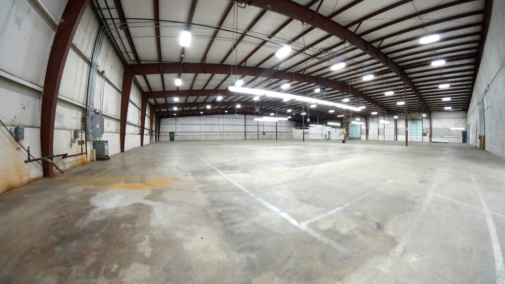 More Photos Of 917 E Tolna Rd, New Freedom Warehouse For Lease