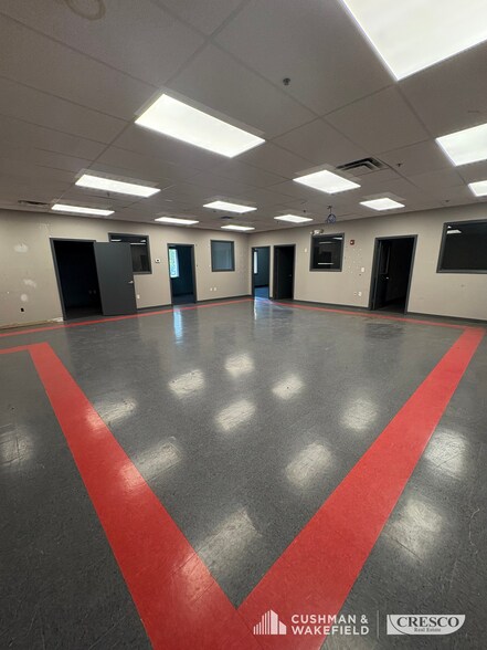 More Photos Of 20200 First Ave, Cleveland Warehouse For Lease