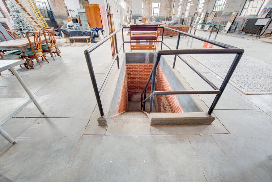 More Photos Of 1835 W Oxford St, Philadelphia Warehouse For Sale