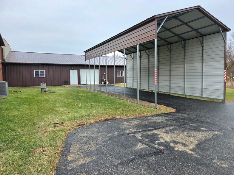 More Photos Of 14440 W Edison Dr, New Lenox Manufacturing For Sale