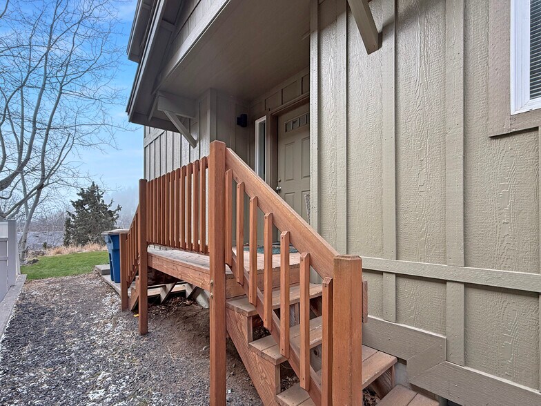 More Photos Of 1696 NE Lotus Dr, Bend Multifamily For Sale