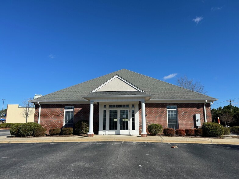 Primary Photo Of 3210 Ray Rd, Spring Lake Bank For Lease