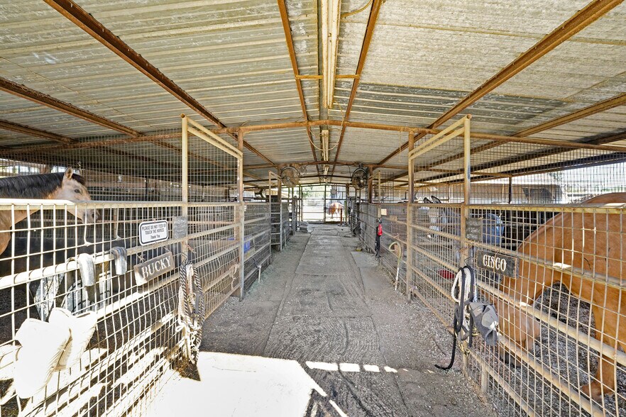 More Photos Of 1840 Riverside Dr, Glendale General Retail For Sale