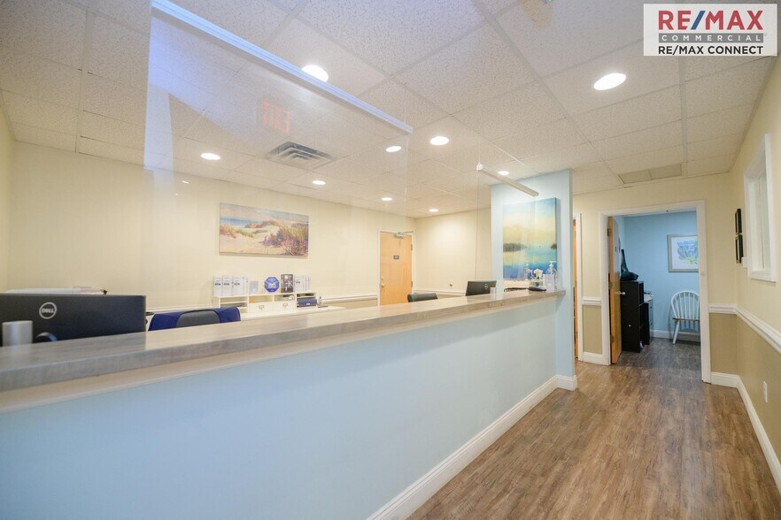 More Photos Of 401 Oyster Point Rd, Newport News Medical For Sale
