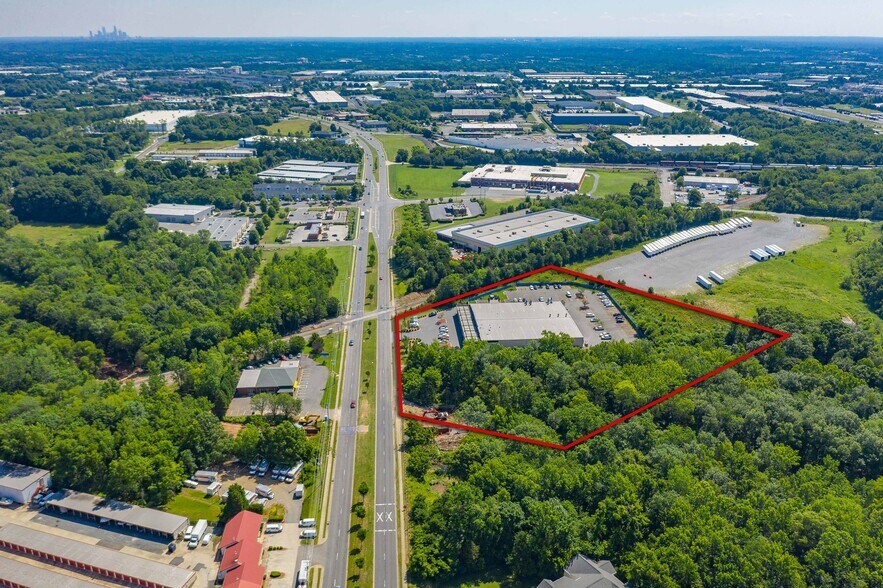 More Photos Of 10421 S Tryon St, Charlotte Auto Repair For Sale