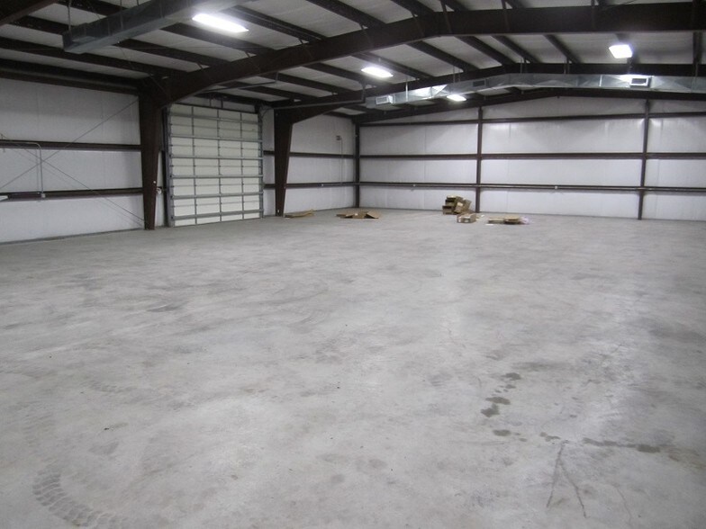 More Photos Of 7529 Blimp Base Rd, Hitchcock Warehouse For Lease