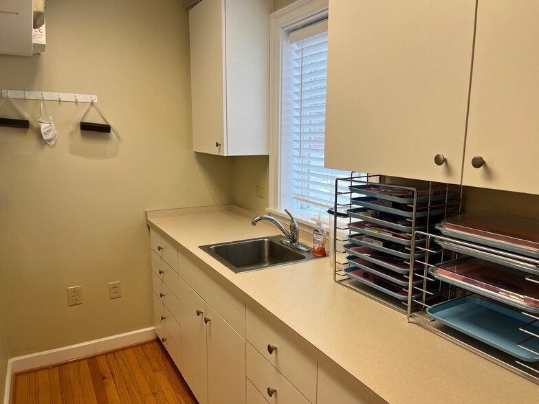 More Photos Of 508 Libbie Ave, Richmond Office For Lease