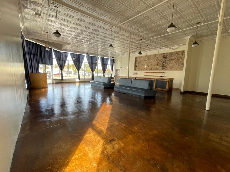 More Photos Of 2636 E 11th St, Tulsa Hotel For Lease