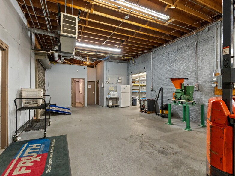 More Photos Of 1419 US Route 60, Huntington Drugstore For Sale
